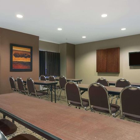 Microtel Inn & Suites By Wyndham מינוט מראה חיצוני תמונה
