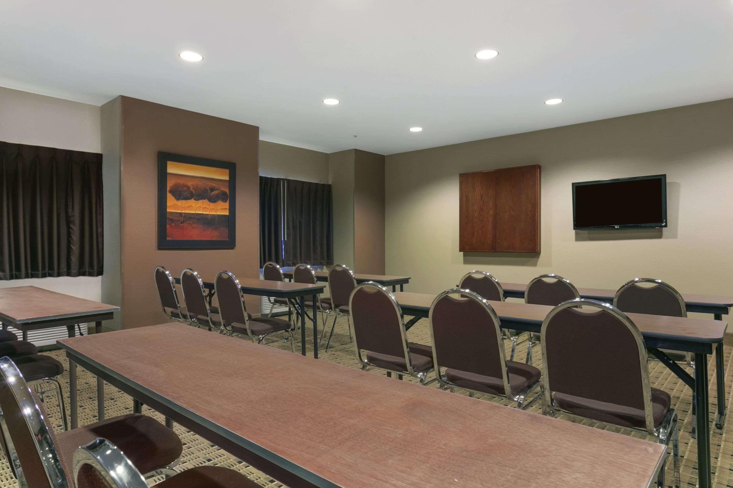 Microtel Inn & Suites By Wyndham מינוט מראה חיצוני תמונה